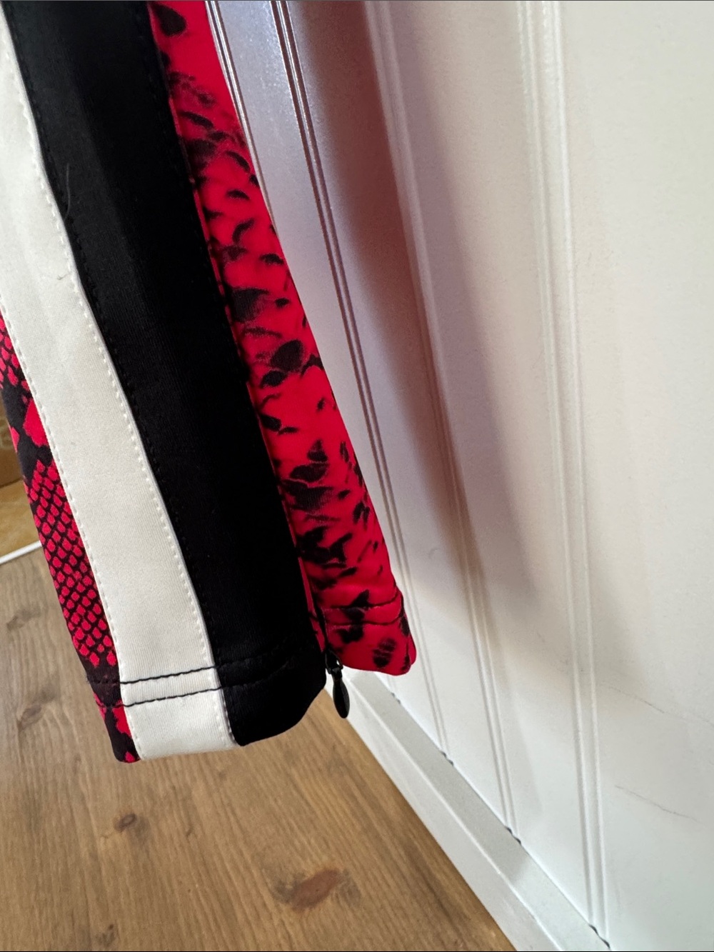 NWT! #712 PAM & GELA Hot Pink Snake-Print Track Pants Black & White Side Stripes - Picture 5 of 10